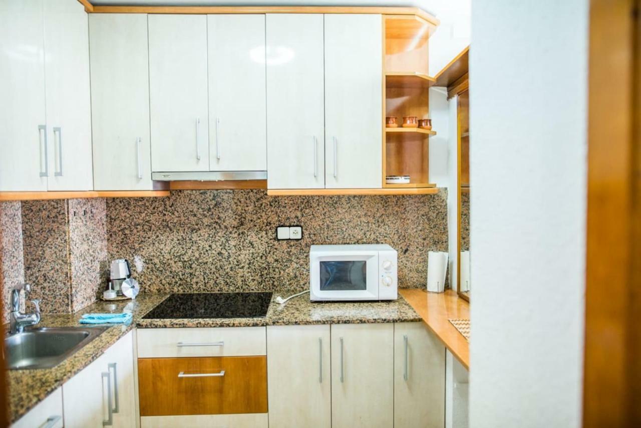 Апартаменти Apartamento Novelty Салоу Екстер'єр фото